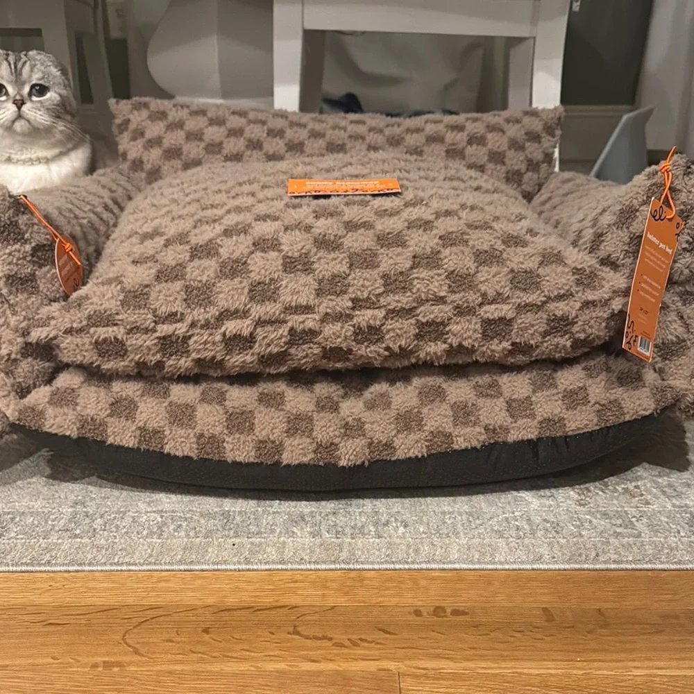 29”X 23”Cozy Brown Checkered pet dog couch bolstered Seat pet bed won’t go flat